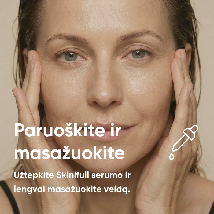 Moteris masažuoja veidą užtepdama Skinifull drėkinantį serumą.